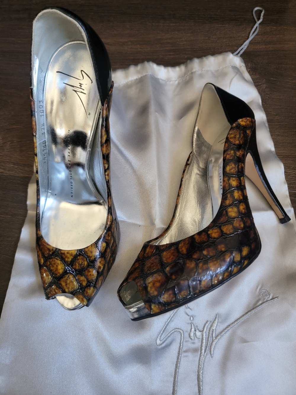 Giuseppe Zanotti Brown Croc Embossed Peep-Toe Stiletto Heels - Picture 3 of 5
